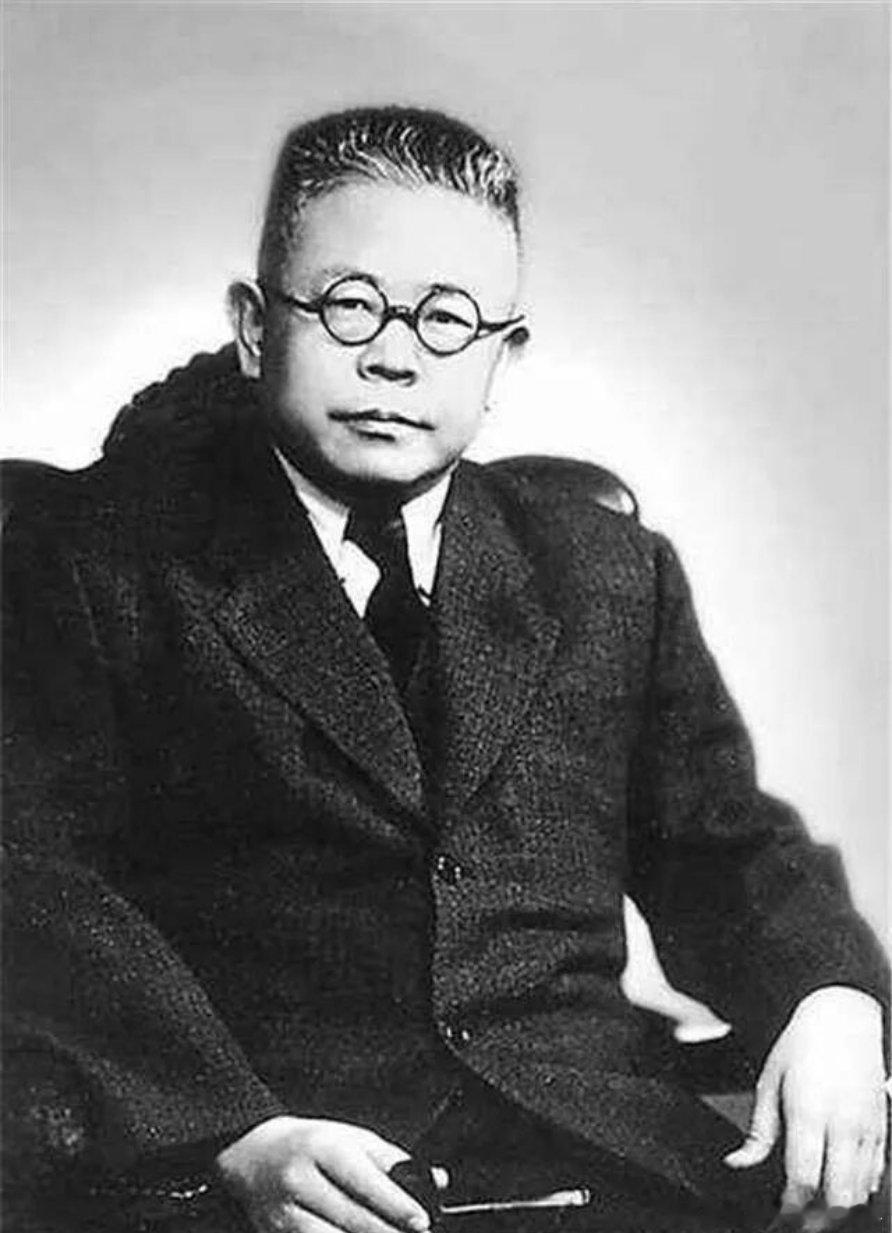 傅斯年规定，洪承畴后人一律不得进入中央研究院历史语言研究所工作。洪承畴是最大的汉