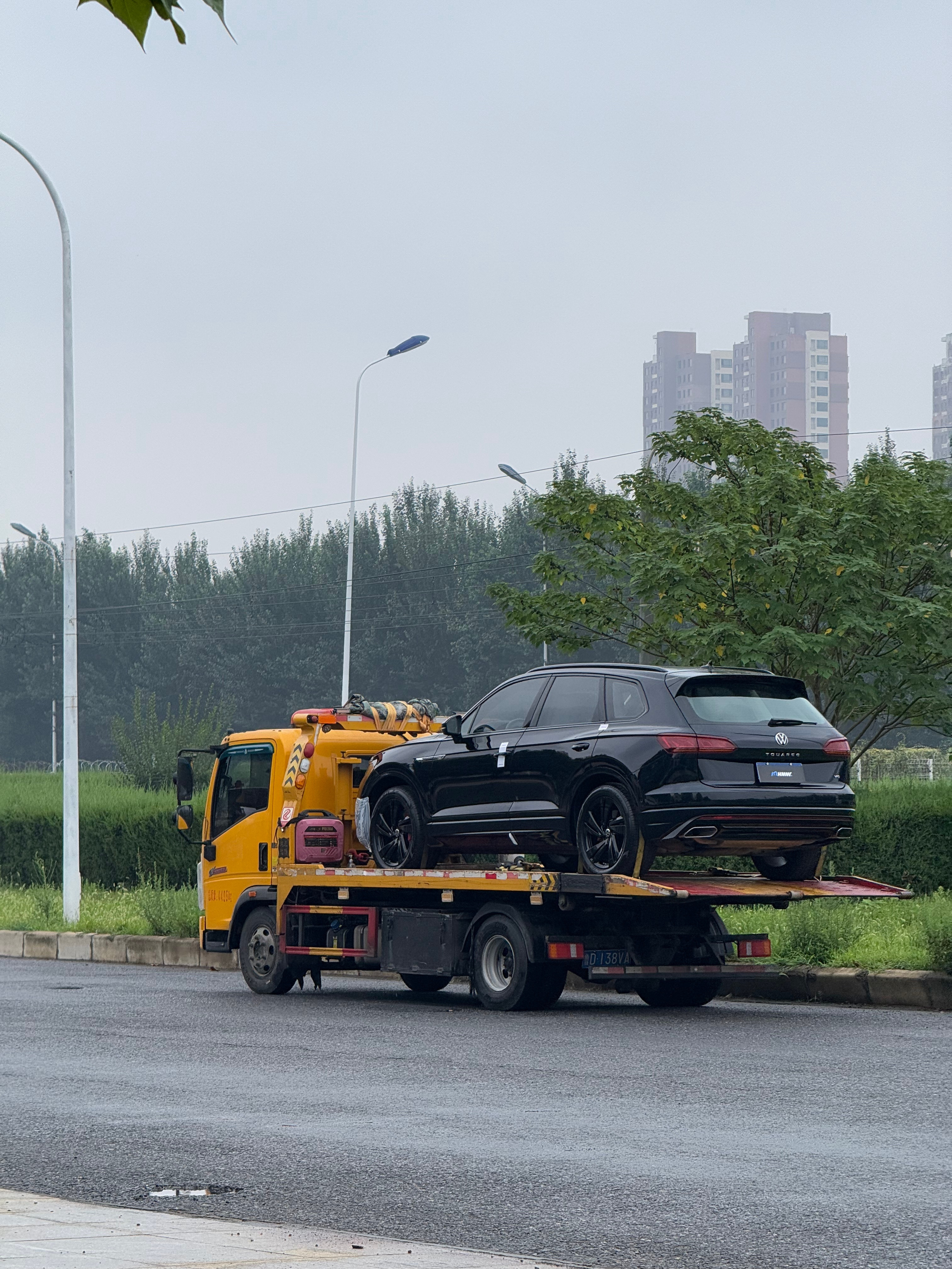 22年一手原漆7万公里V6途锐只需要25w多一点了。途锐公路性能和