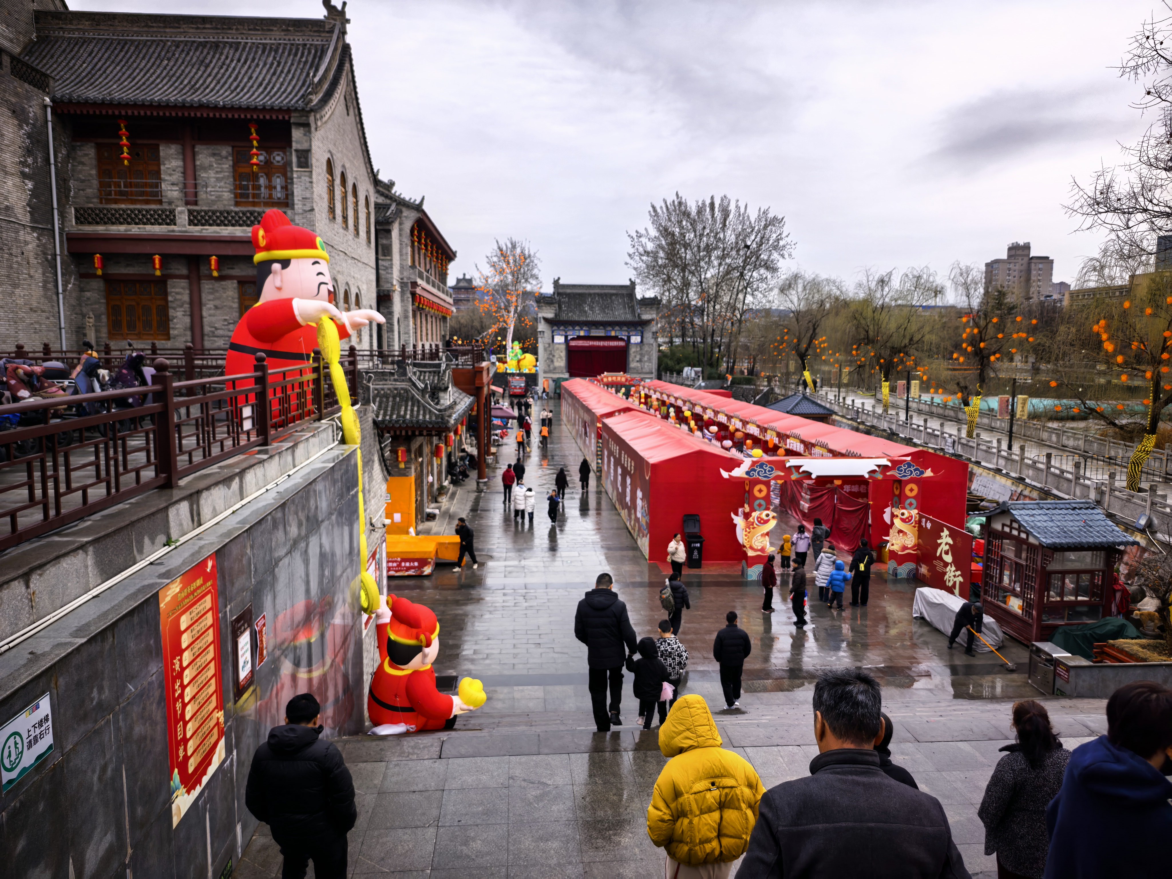 陕西渭南挺干净，比西安干净整洁多了。