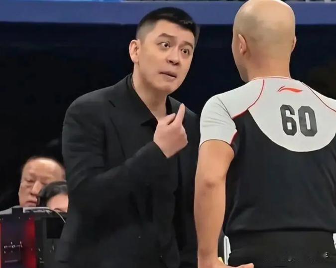 这两天北京男篮对辽宁那场球的争议黑哨，现在CBA官方给出了结果，官方说根本够不