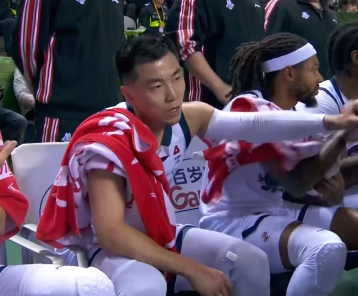 山东男篮春节前还有六场赛事，看看对手都是谁，能有几场包赢不输：1月23日，客场