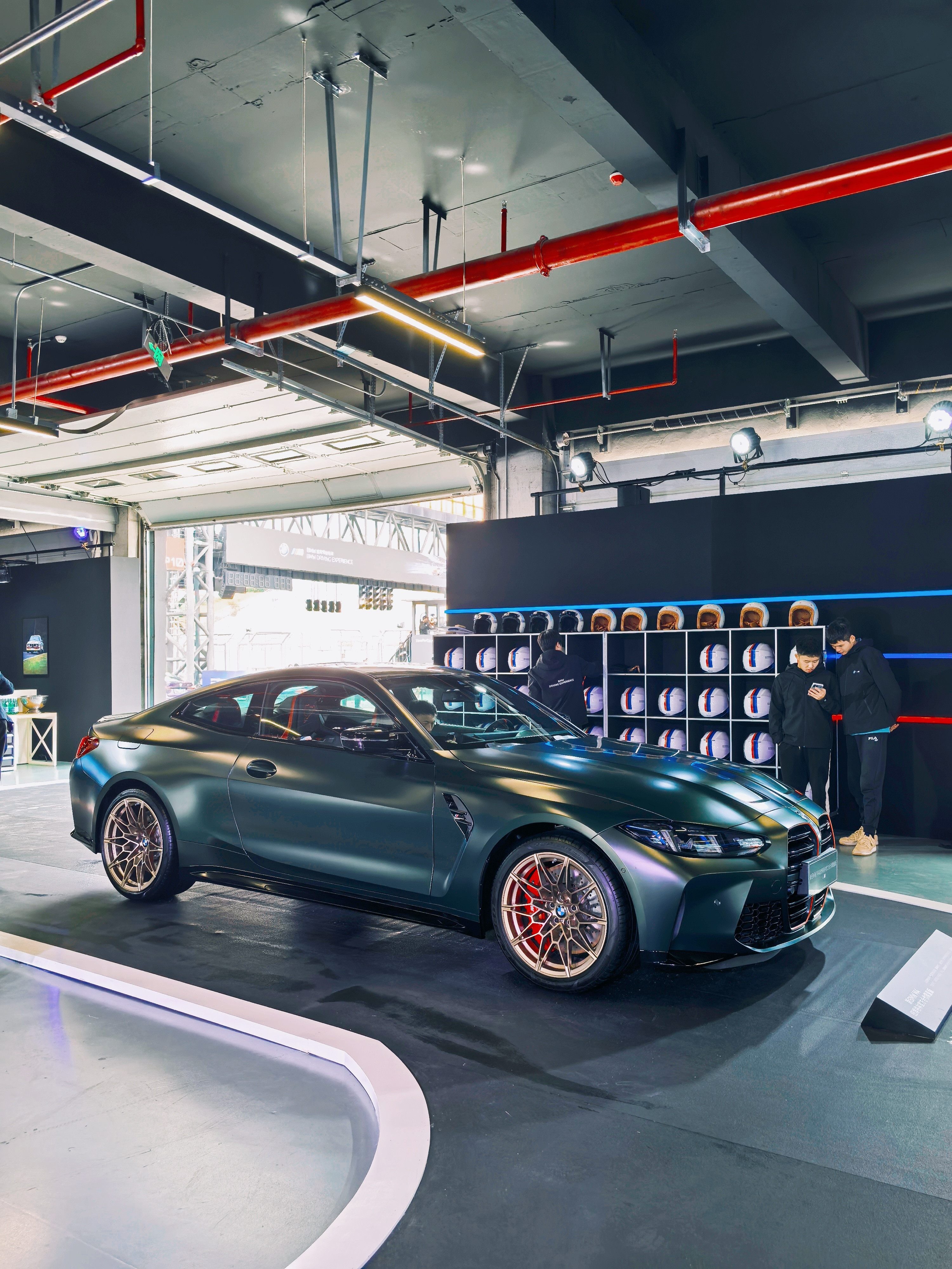 BMWM4纽博格林官方合作限量版纯粹驾驶乐趣所到即赛道m创新不止驾趣依旧bm