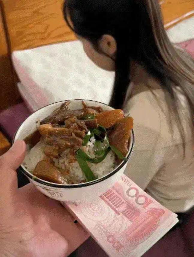 女朋友生气了不吃饭怎么办，教你们一招，保准管用
