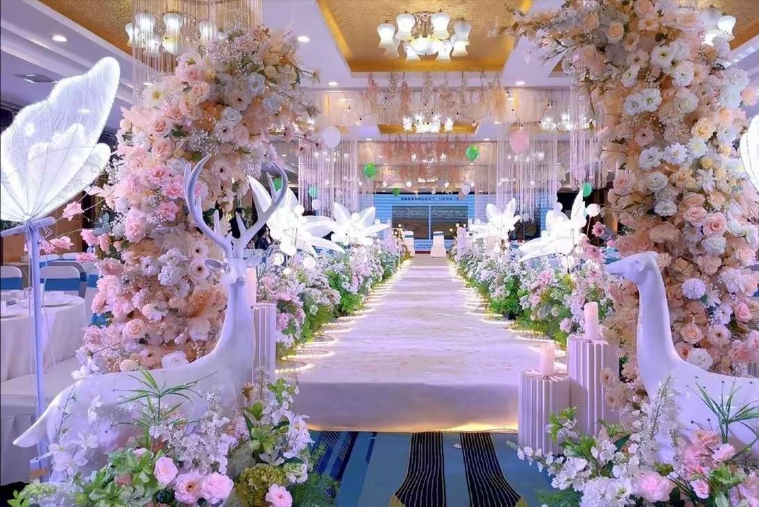 三年倒下18.6万家！年轻人不办豪华婚礼，彻底颠覆婚庆行业曾几何时，婚庆是公认
