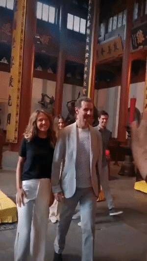 巴沙尔全家在莫斯科音讯全无！怪哉！当年叙利亚总统巴沙尔一家人到“灵隐寺”拜佛，至