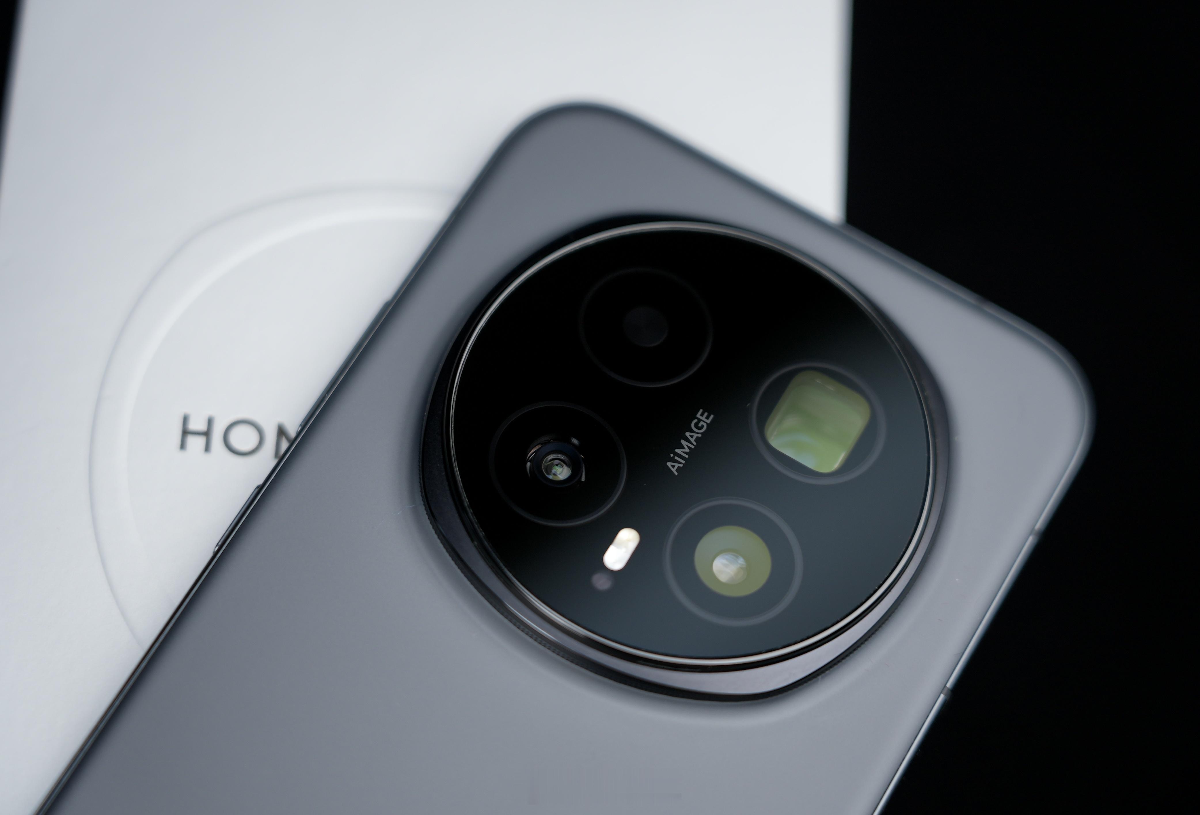 Magic8Pro的影像被低估了，它的三摄都很能打长焦用上了3.7倍的2亿像