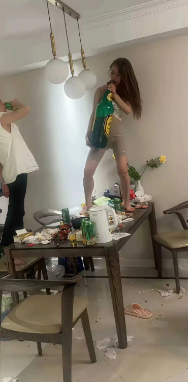 喝了几小时，估计没人能拿下这个女生了。