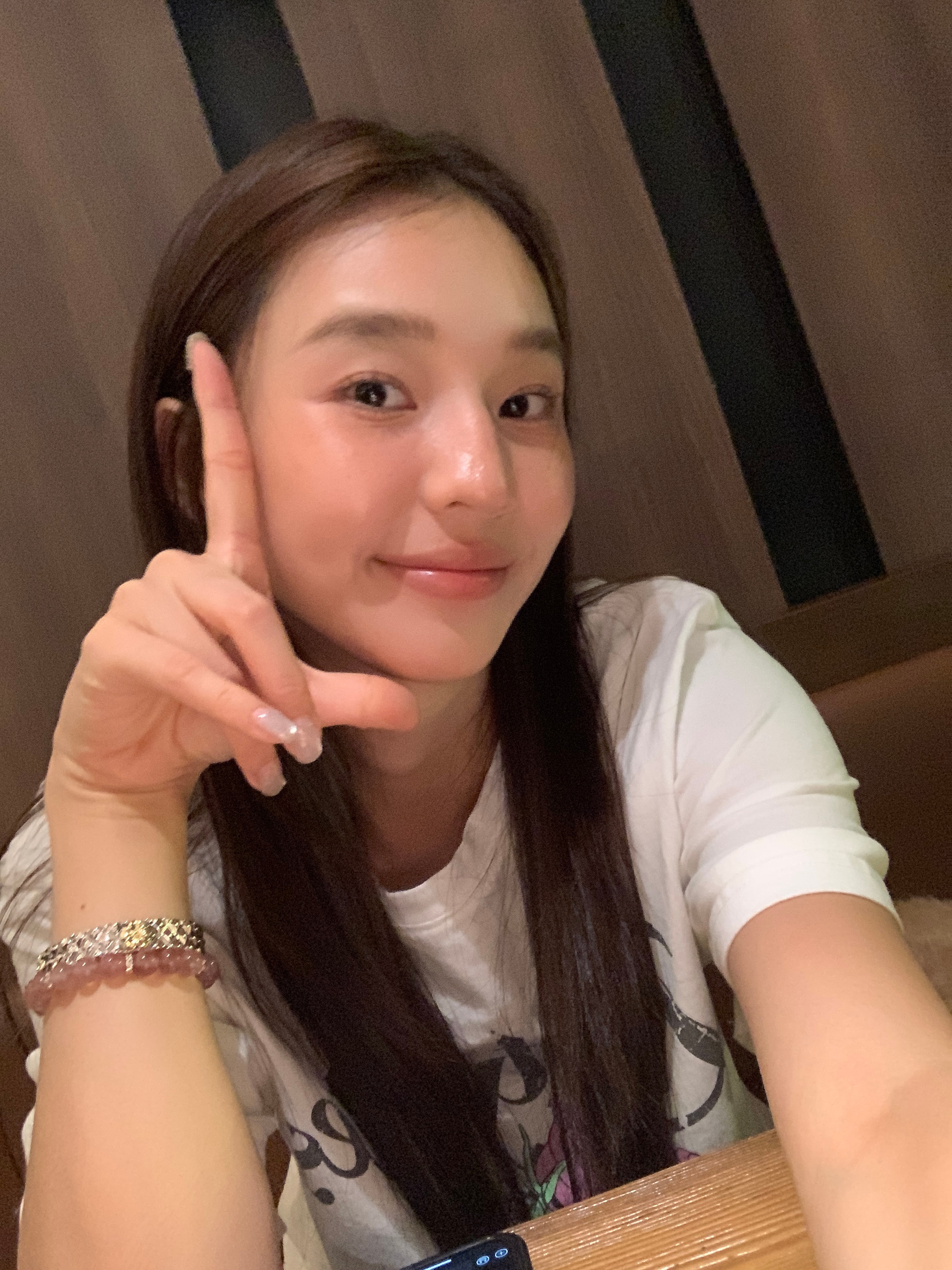 饿鼠！！来吃凑凑，今天的完美底妆！[大笑][大笑][大笑]​​​
