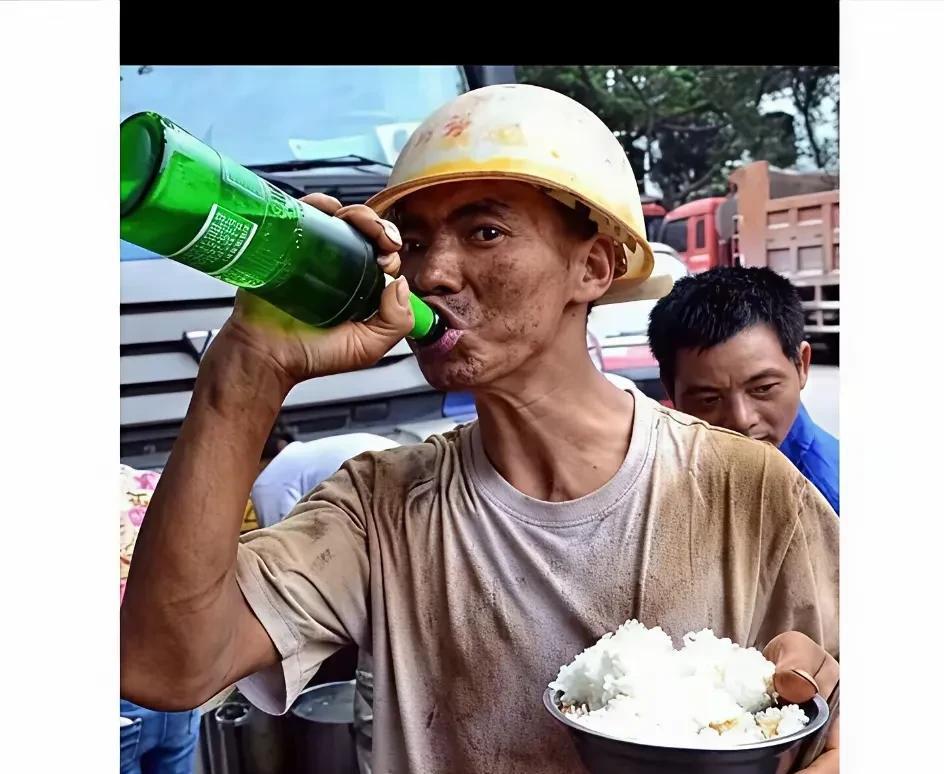 来自一位民工朋友的日常生活安排，每天早上六点四十五点起床，洗漱过后，出去做点养生