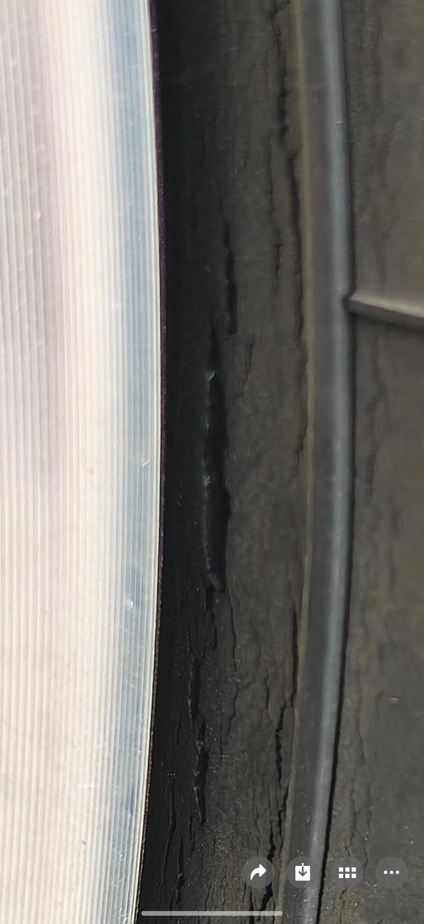 车主投诉【红旗H5轮胎开裂及空调喷粉故障要求厂家解决】车主刘先生向汽车门网投诉称