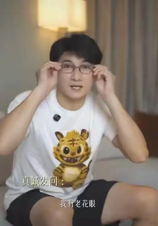 好奇为啥现在看不到吴奇隆了，结果不查不知道，一查才知道，原来吴奇隆说自己已经老了