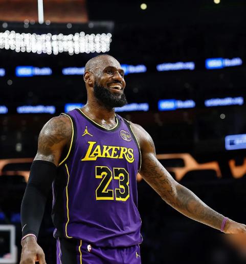 詹姆斯和东契奇联手快一个赛季，结果有点打脸。东契奇还是联盟出手权第一的狠角