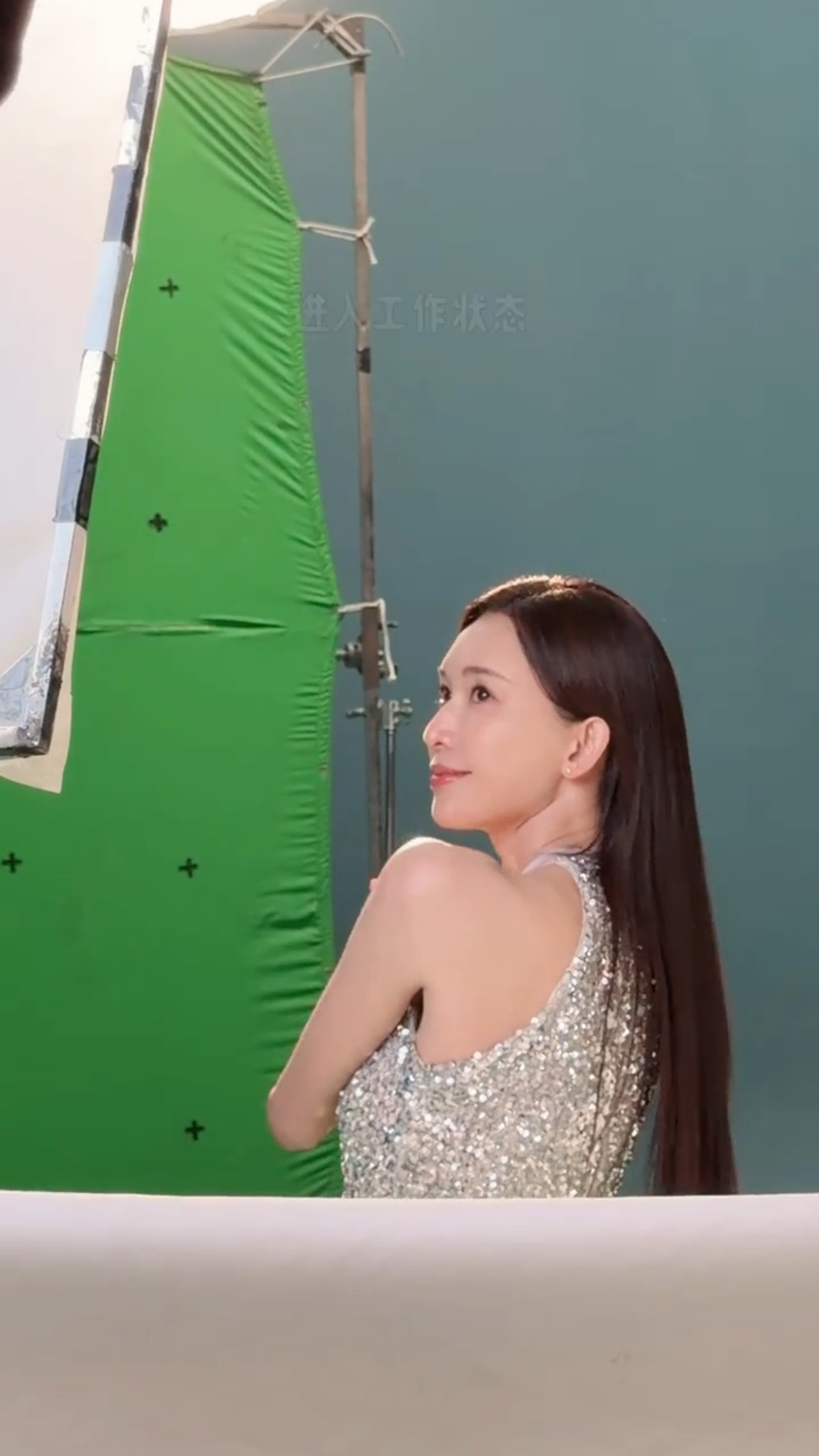 网友评林志玲面相变了哪里是样子变了？不过是妆造不同罢了！百变志玲姐姐切换妆容发型