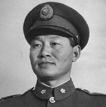 1951年，孙立人脱了衣服上床睡觉，习惯性地搂住老婆，却发现手感不对劲，他一怔，