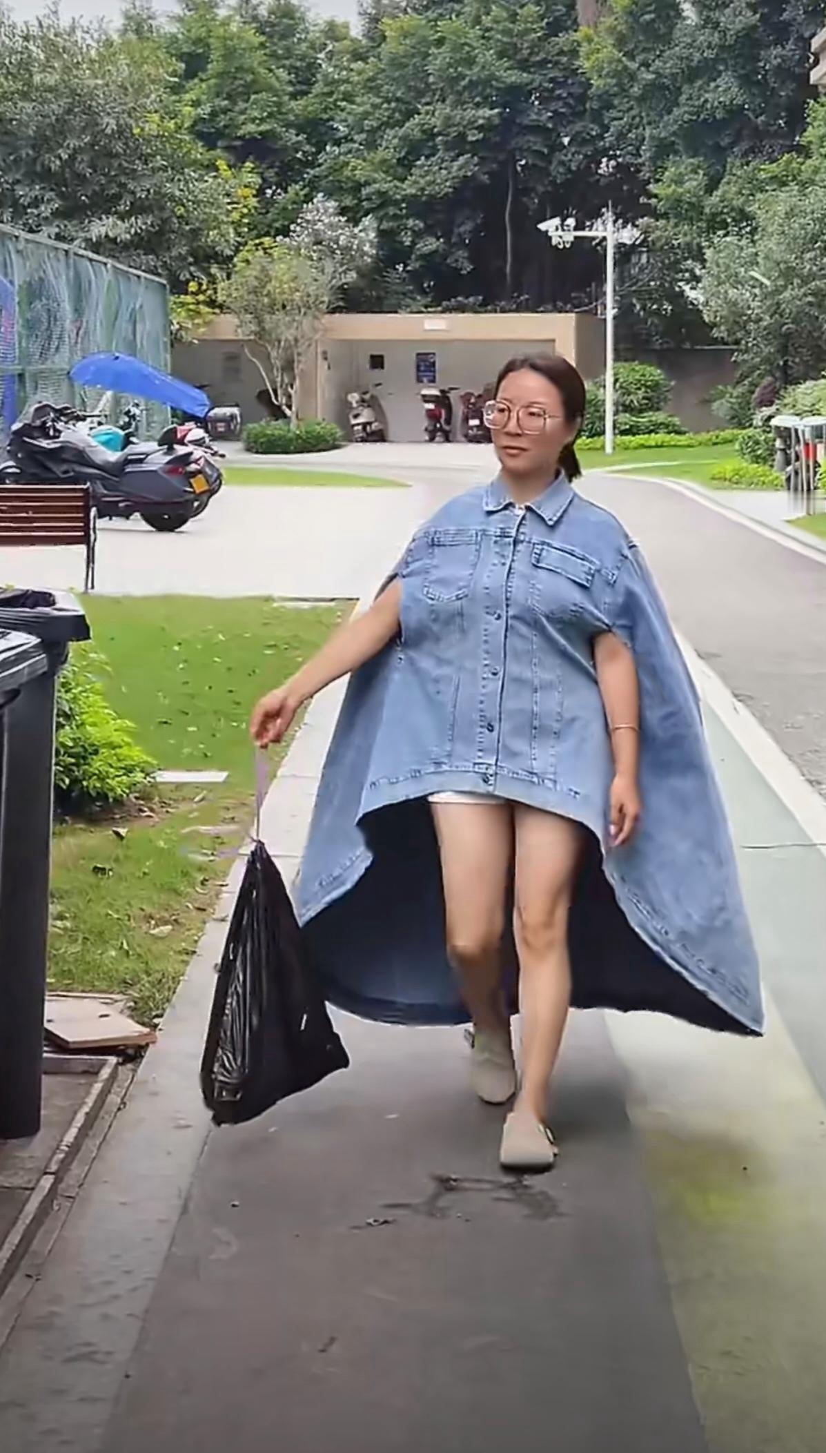 这衣服设计的真有人敢穿