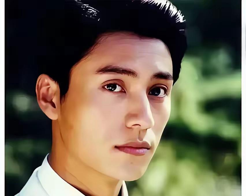 陈坤绝对是最恐怖的存在，因为他的变化用医美、整容无法解释，之前他是深眼窝、大眼