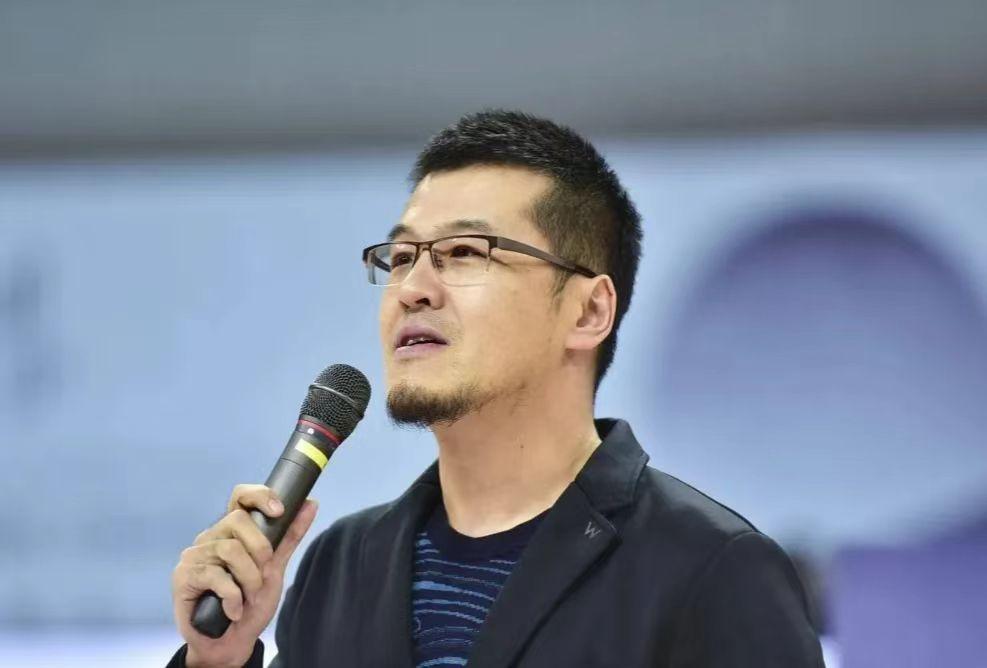 杨毅构想三大两小！林葳1号贺希宁2号，外线双持球后卫搭配内线高度男篮亚运失