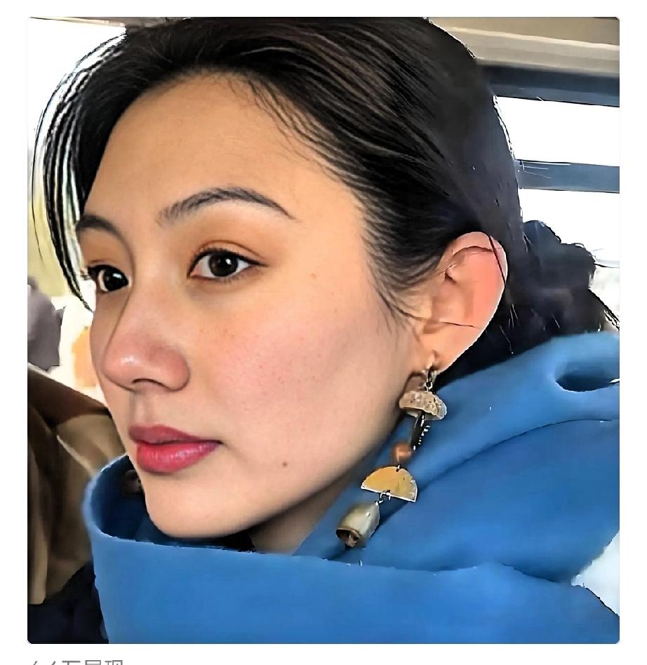 跟年轻女性打招呼的六不喊：第一：不要叫"美女"，太过俗。第二：不要叫"小姐"