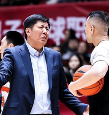 浙江男篮主教练丁伟会成为本赛季第一个下课的主教练吗？浙江男篮开赛至今未取一胜，那