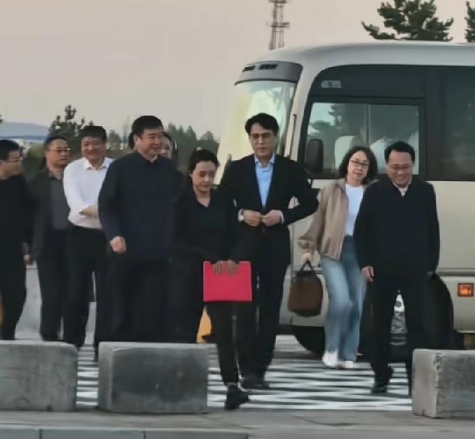 靳东到访鸡西，这排面，“娘家人”书记、市长一起亲自陪同！6月22日至24日，