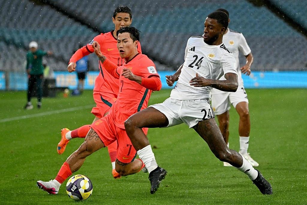 库拉索战役，谁最亮眼？国足2比0搞定库拉索，这场比赛邵佳一功不可没。无论是临场