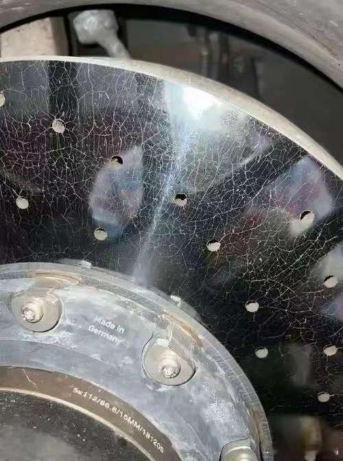 某车企刹车盘断裂这事儿，有人说其实它们才是最冤的。我仔细琢磨了一下，发现还是有一