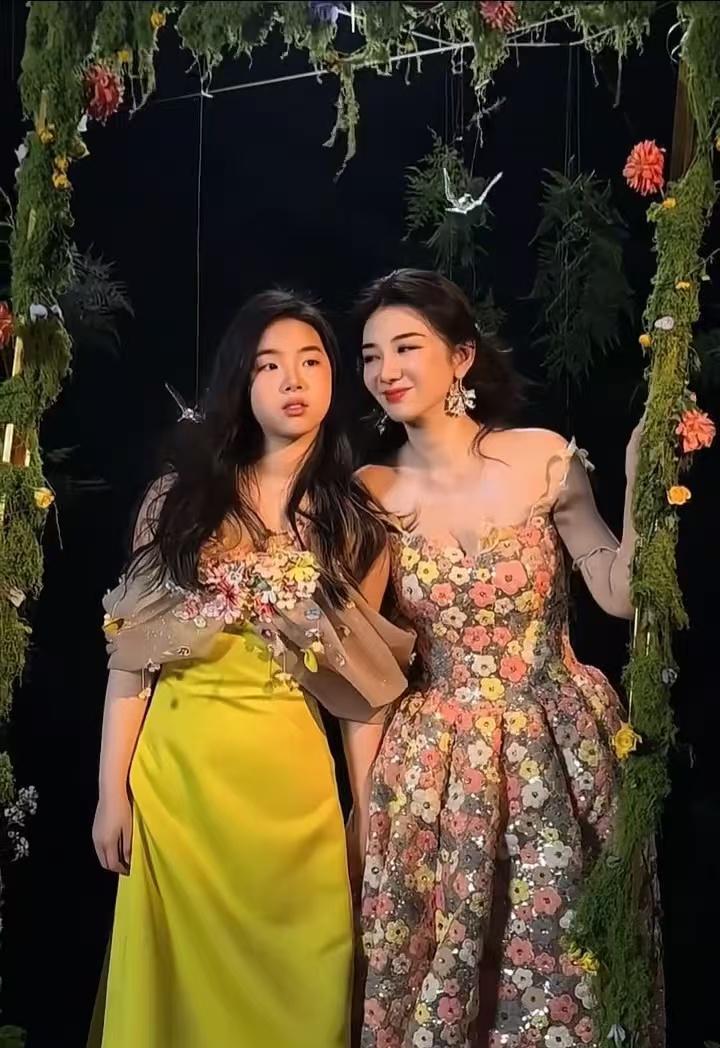 于朦胧骤然离开黄芊玲现在最应该感谢的不是亲爸也不是她的亲妈黄奕，或许应该感谢