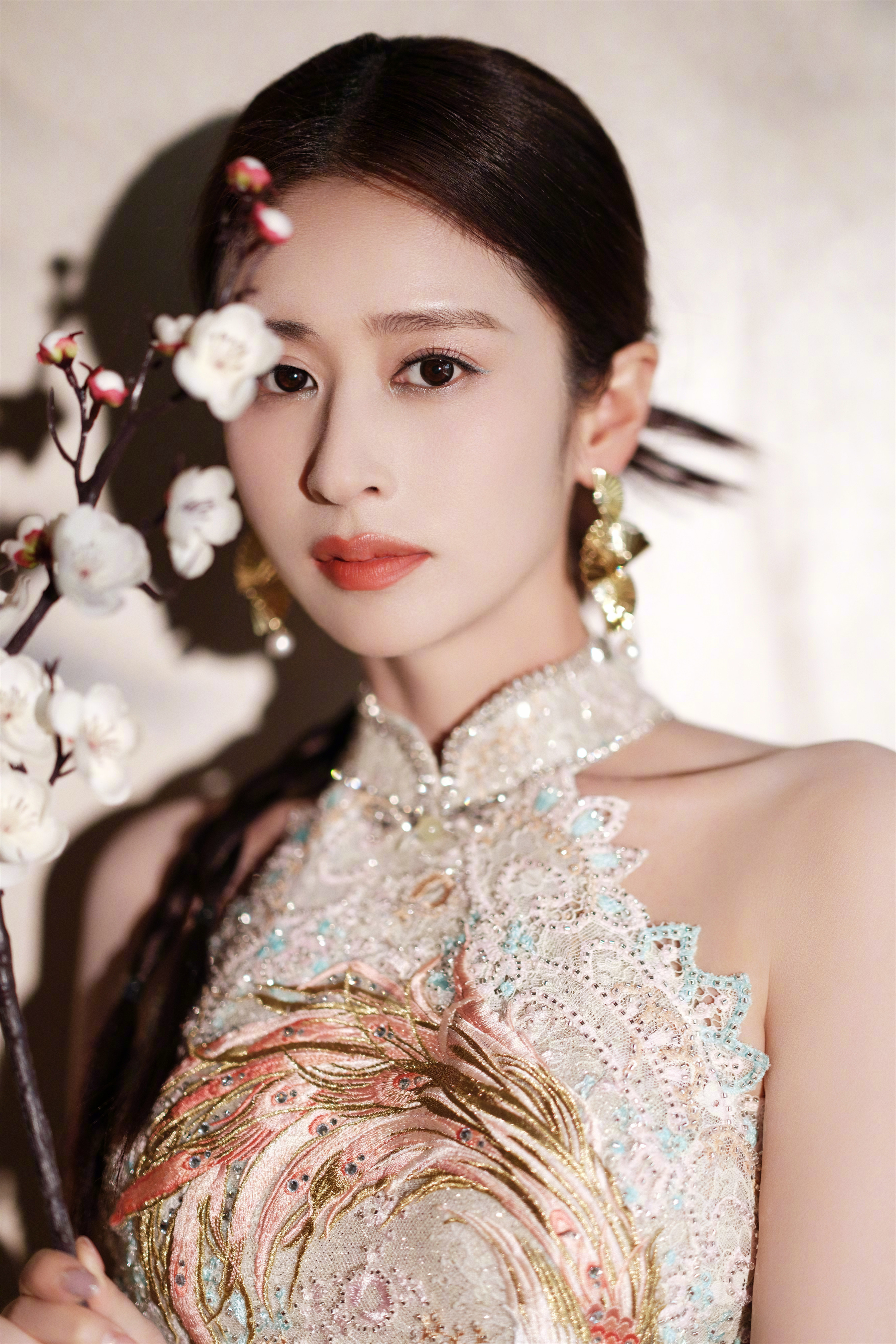 颖儿美图集：金裙轻起舞，月下有佳人​​​