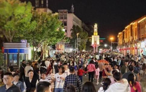 假如中国人口突然从14亿减半到7亿，社会会怎样？很多人觉得人口减半是天塌了，但如