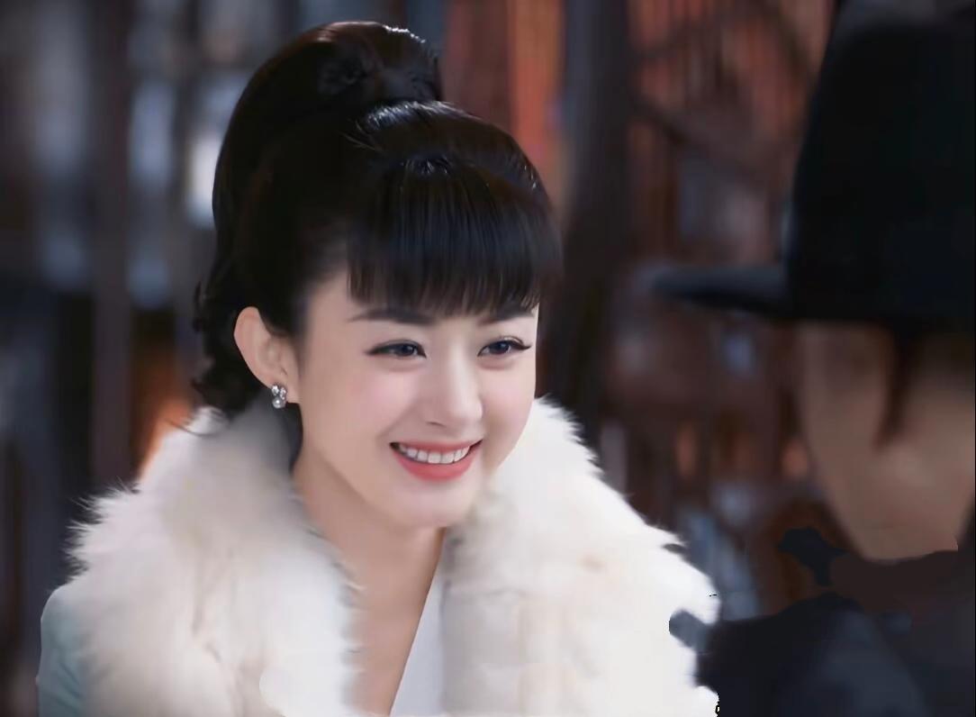 时隔十年开播的《九门》是《老九门》续作，陈伟霆回归继续演张大佛爷，唯独赵丽颖