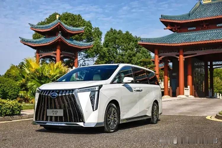 大家发现了没，有个奇怪的现象，电车跑1000公里，电费100元就够了，油车跑10