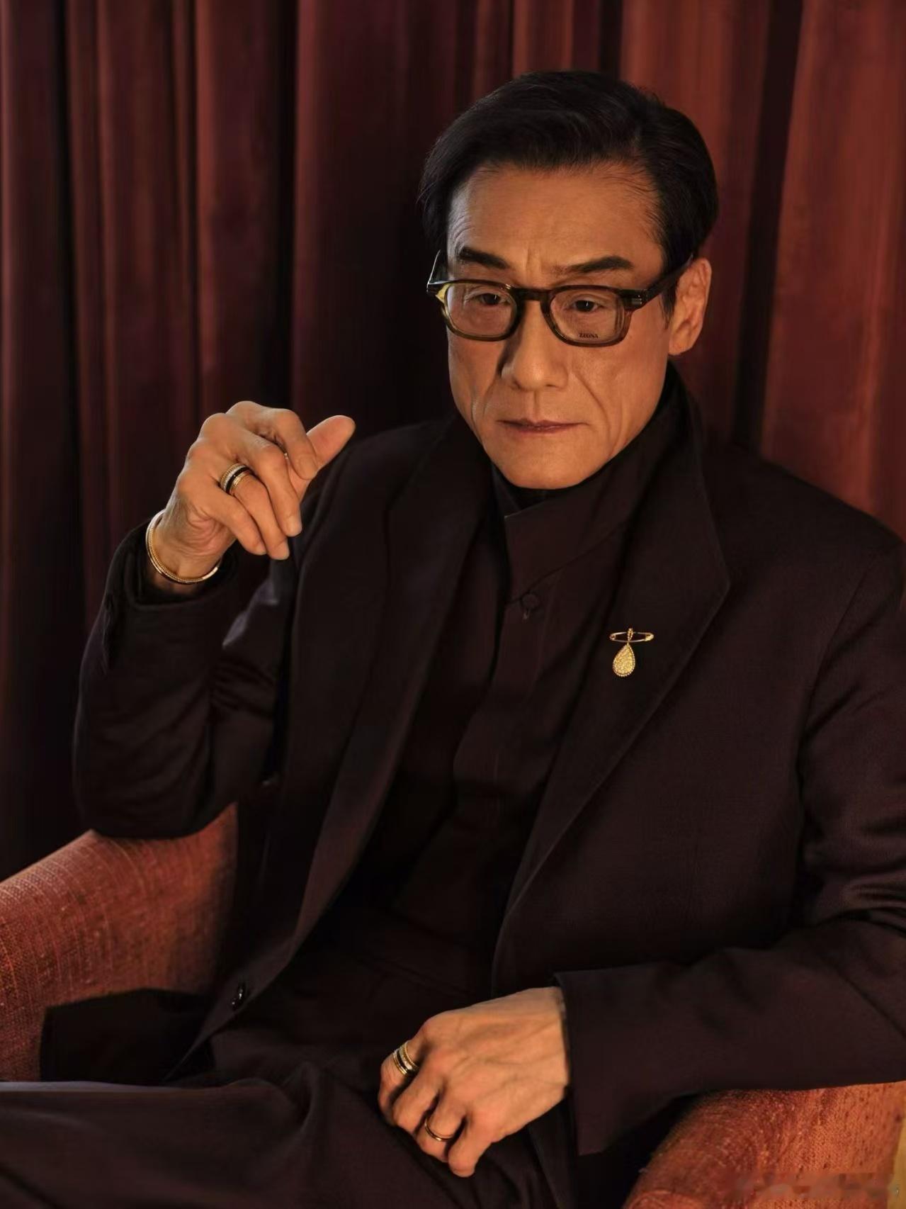 梁家辉想要梁家辉得到谁不想成全辉哥的小愿望！侯佩岑送礼懂分寸又有巧思，既送到心