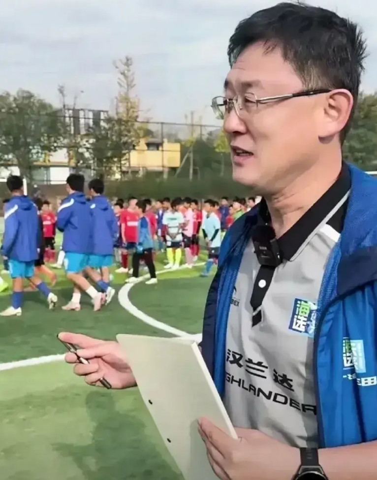 张卓毅妈妈这个事情是很多人目前的一个通病，感觉自己委屈了就上网求助，而不管事前的