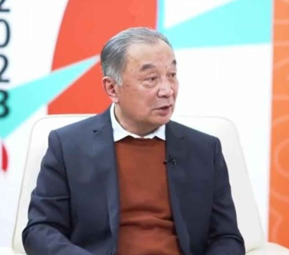 著名教授温铁军大胆发言：乡村小学，几乎都倒闭完了，名义上是县城教育质量好，实际上