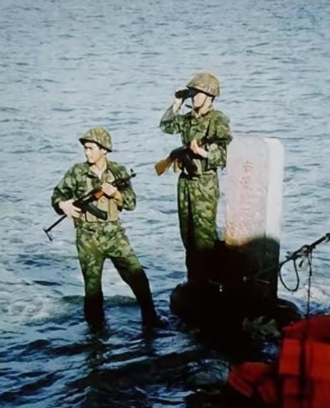 1990年，我国驻南薰礁的11名战士突然失联，在后续调查中，发现11名战士6人死