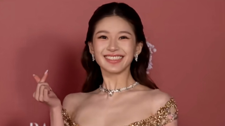 芭莎盛典: 李思潼好美, 周涛大气, 赵露思生图真实, 白鹿扛住镜头, 杨幂赢麻了