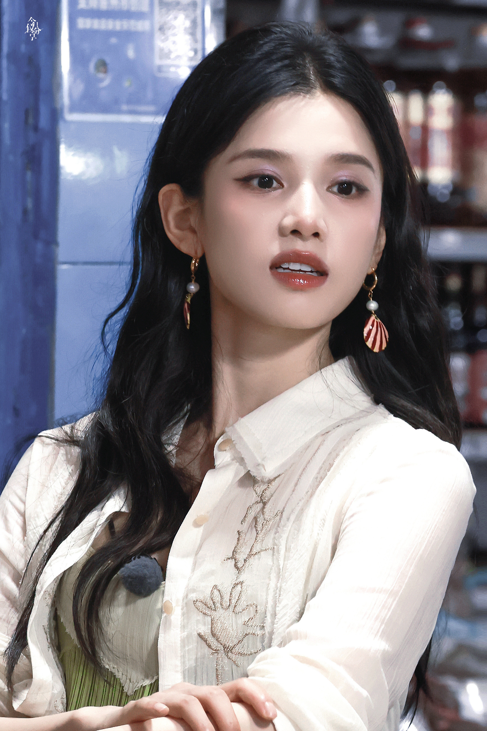 张婧仪美成这样……紫色眼影是神