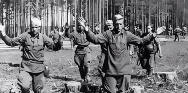 1944年初的二战期间，为了能逃出德国纳粹集中营，600名英法盟军飞行员用一年时