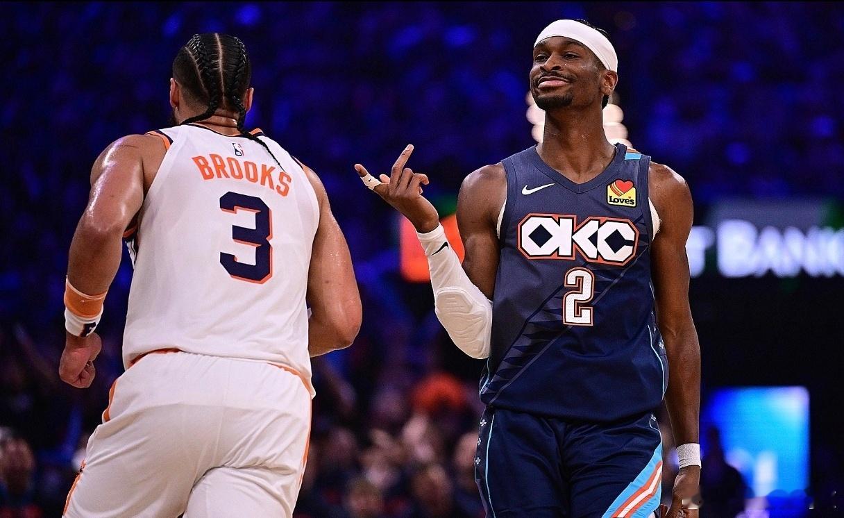 离谱！承认误判却罚3.5万！布克硬刚裁判布克被罚款35000美元NBA季后赛