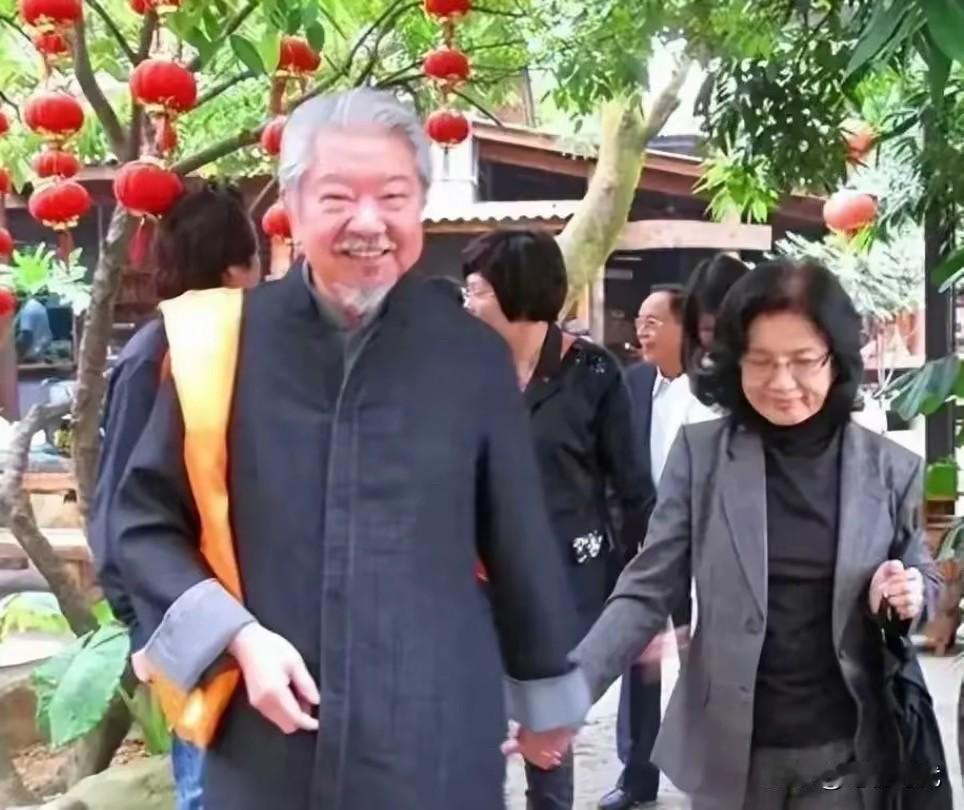 83岁的蔡澜离世！他谈了61个女朋友，最疯狂的一次，是在巴黎同时约会三位女友，结