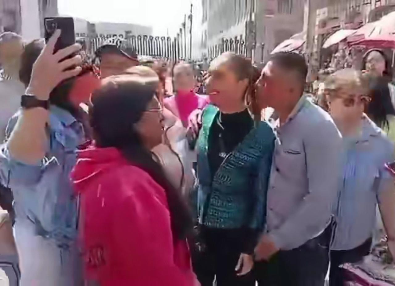 墨西哥总统遭遇当场猥亵！墨西哥总统在跟附近的民众打招呼的时候，一名男子悄悄的