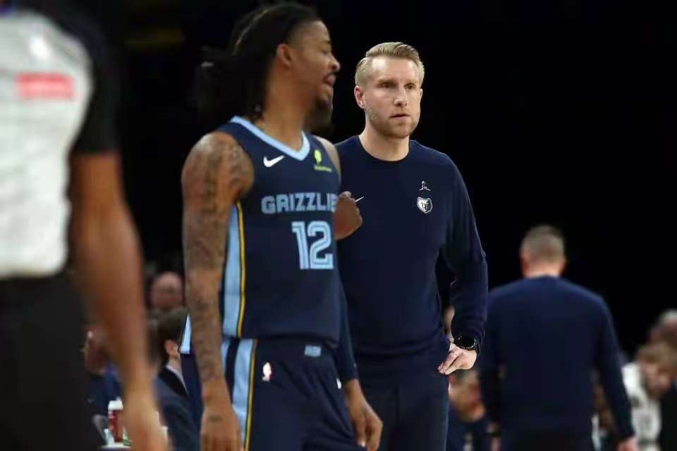 莫兰特与教练水火不容！灰熊面临重建抉择：保球星还是撑主帅？