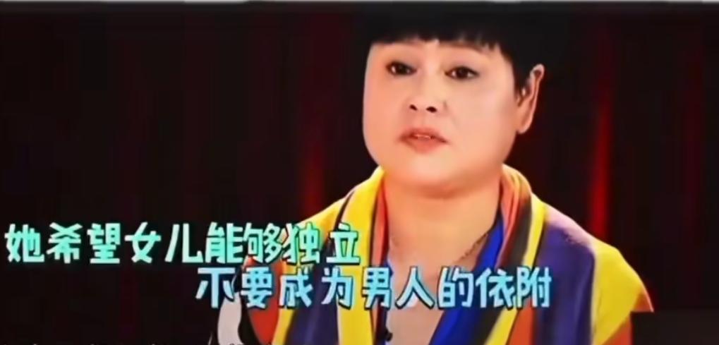 果不其然，大家误会冉莹颖了，她这么能作背后有高人，就是她老妈。邹市明丈母娘自