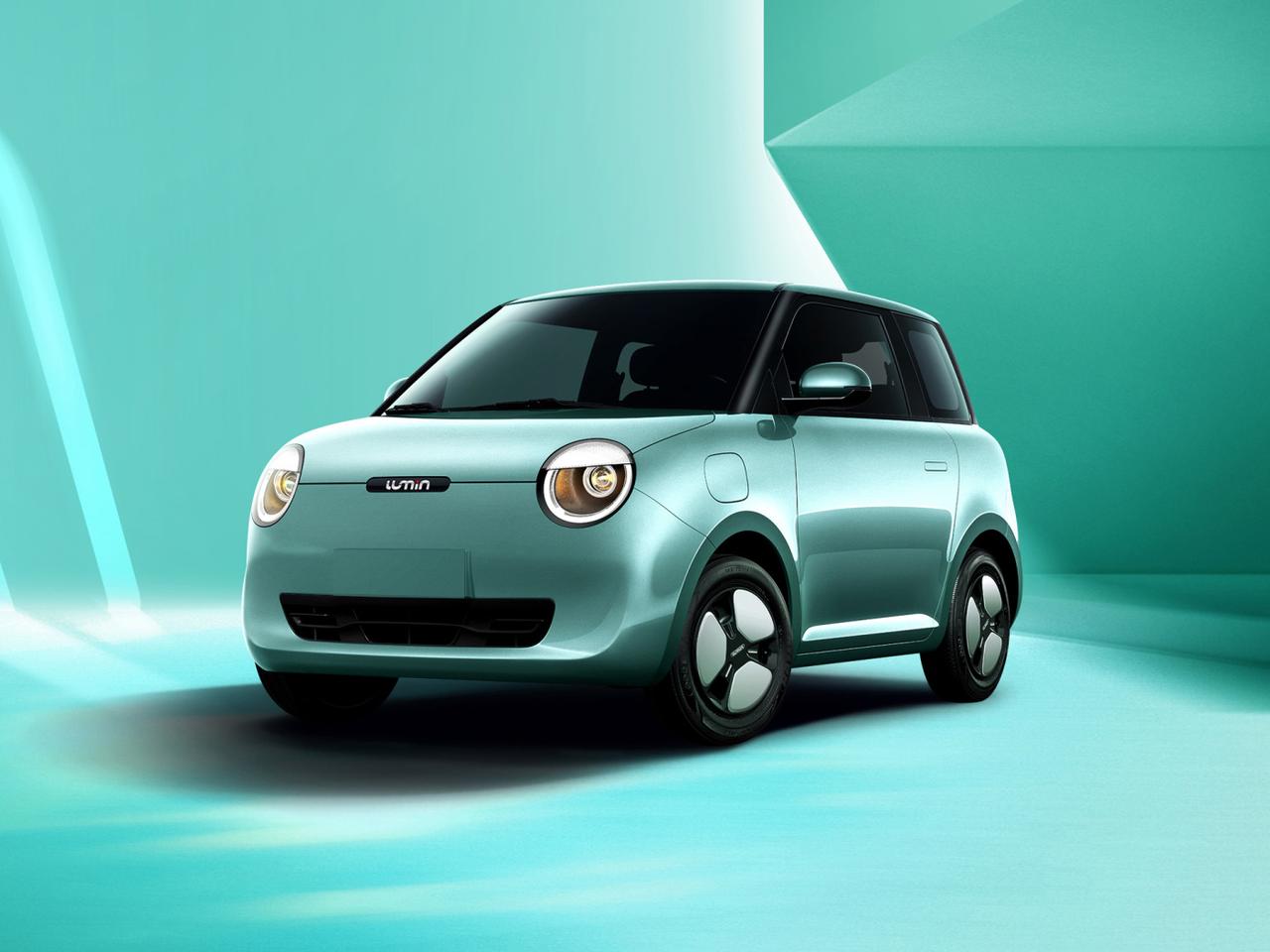 今天去看微型迷你版本的小汽车电动类型的，给大家汇报一下价格：长安糯米301公里版