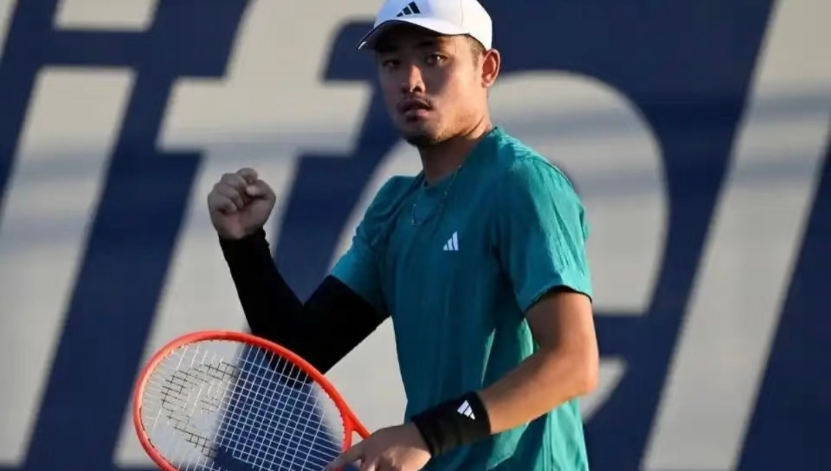 深夜喜剧！ATP华盛顿资格赛首轮，吴易昺挽救两个赛点！4-6/6-3/7-6(3