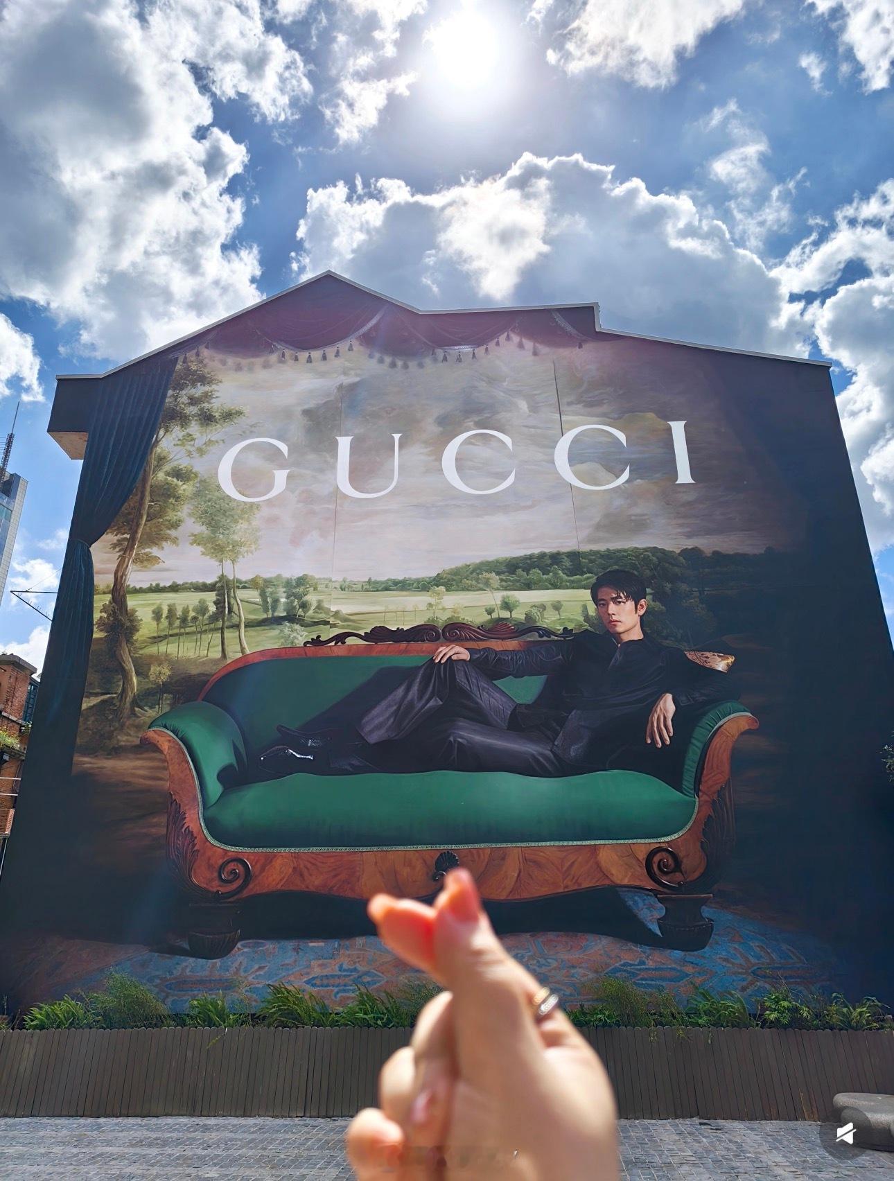 肖战世界名画，已严肃品鉴[比心]GUCCI的排面还得看肖战！不是特别企划，不是节