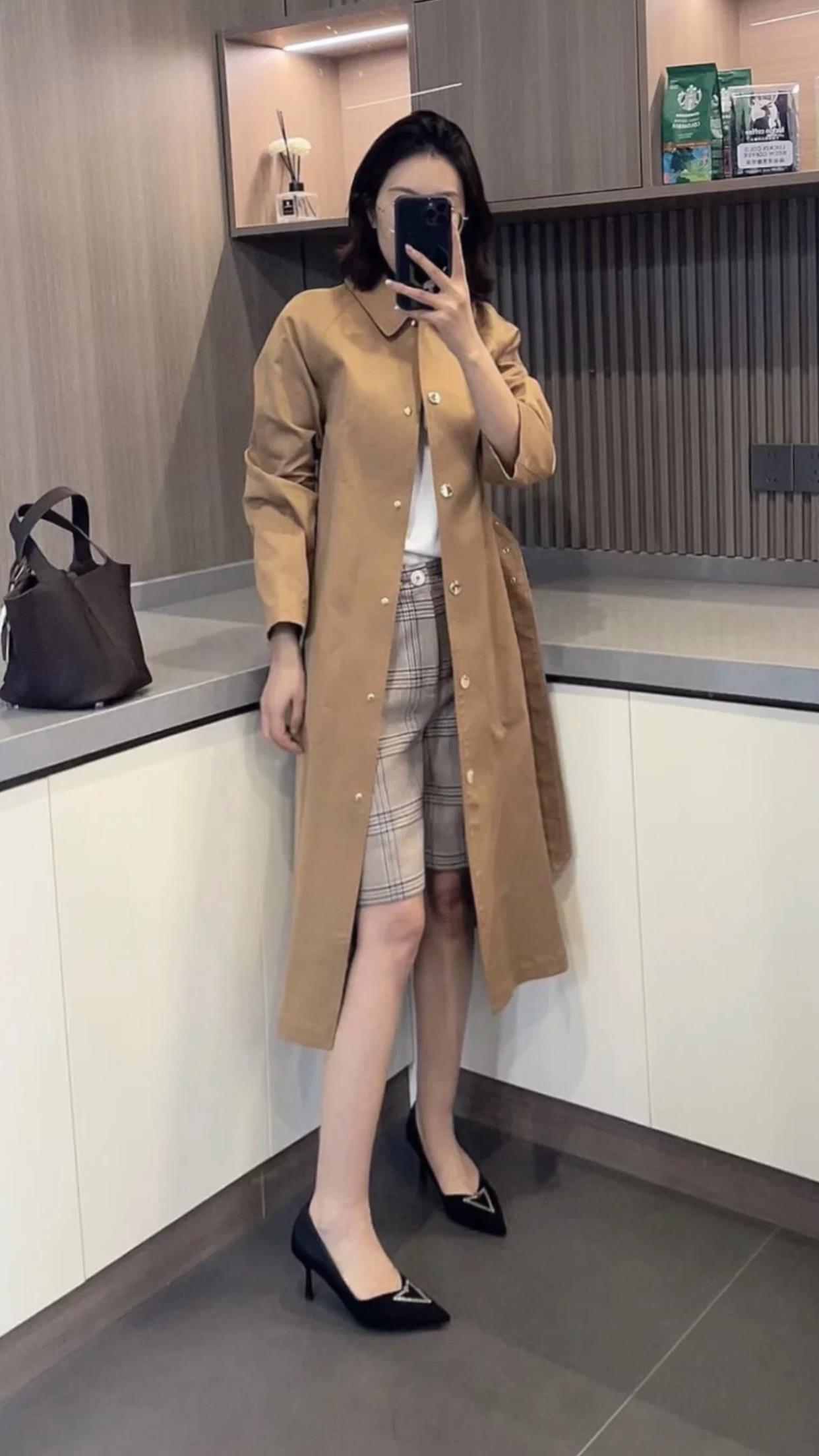 优雅自信穿搭分享简约风格往往更显优雅，避免繁杂设计。