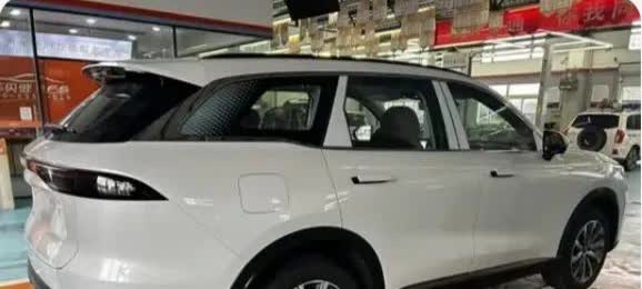 我的外甥女留英在镇江一家公司做会计，她本是丹阳市人，是嫁到镇江的。留英今