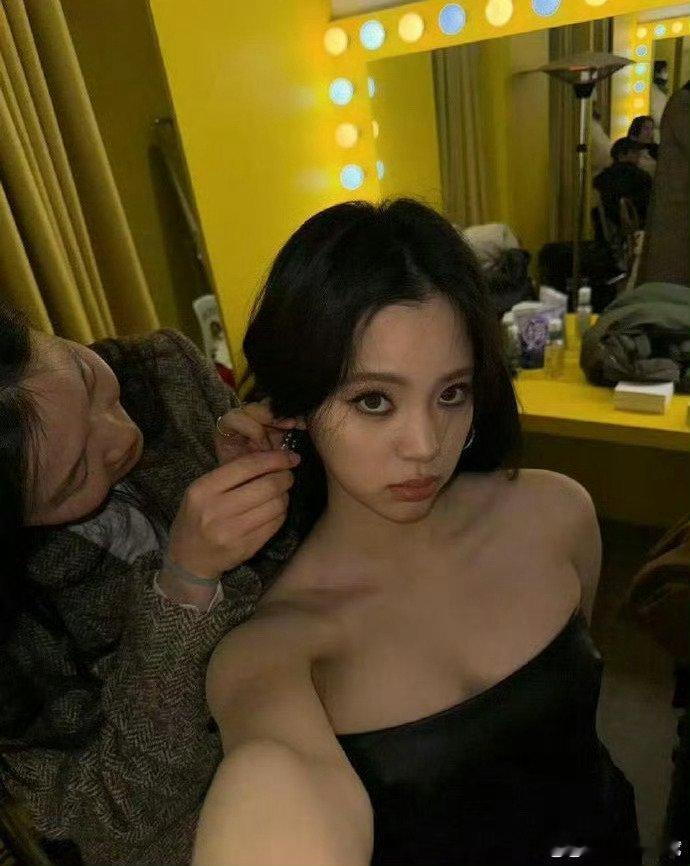 不得不说欧阳娜娜成熟好多​​​