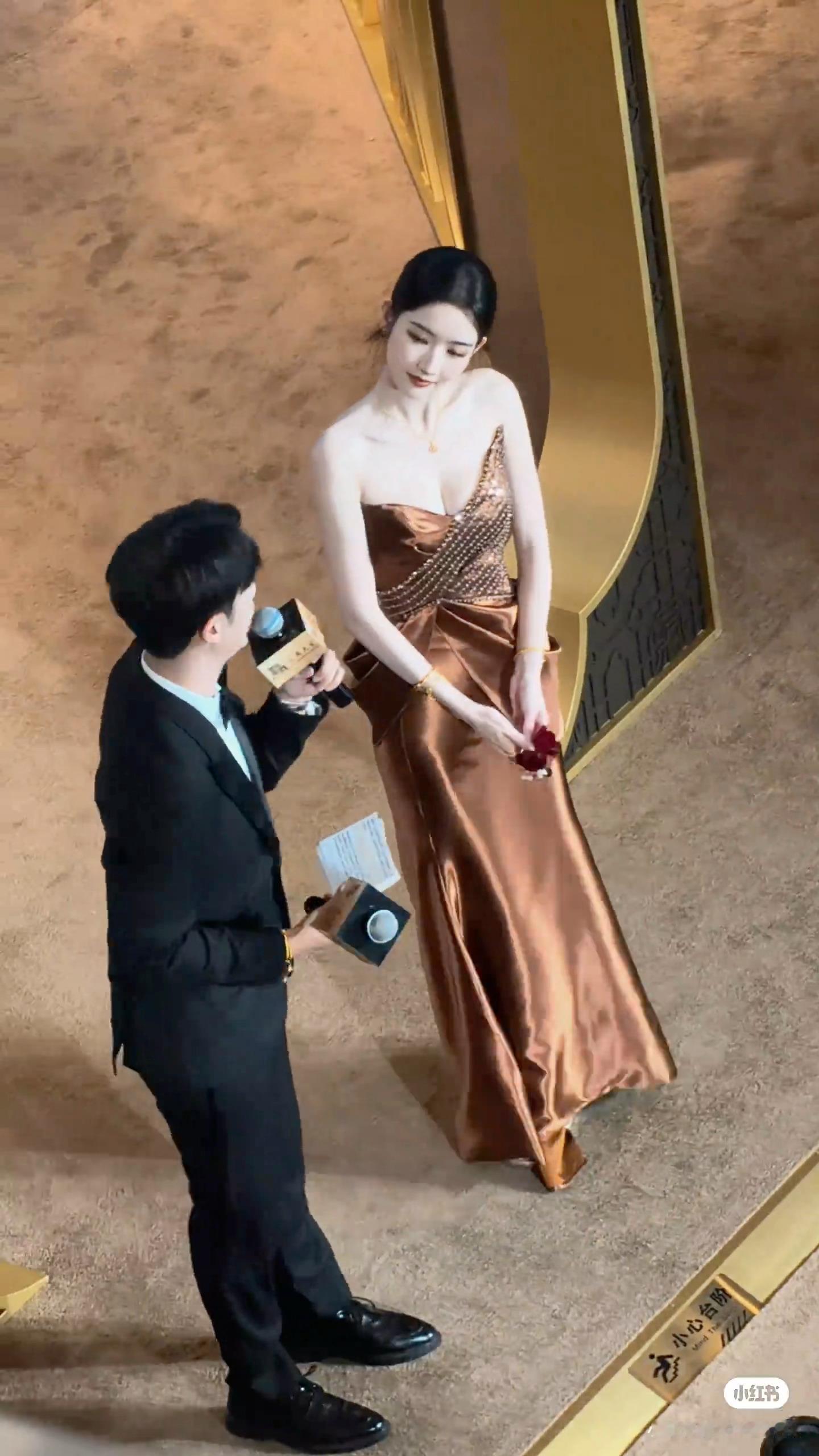 王玉雯的身材简直就是艺术品….（cr.logo